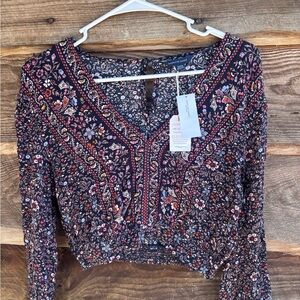 American Eagle Floral V-Neck Women's Top